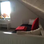 Chamedafne W Puszczy Kampinoskiej Bed & Breakfast 4*