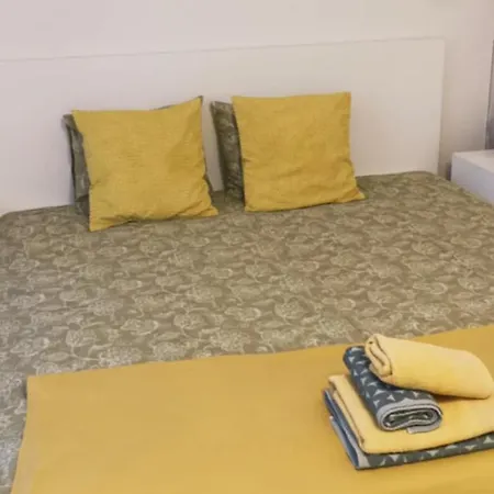 Chamedafne W Puszczy Kampinoskiej Bed & Breakfast 4*