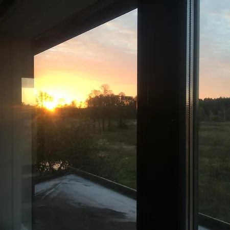 Chamedafne W Puszczy Kampinoskiej Frühstückspension