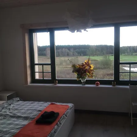 Chamedafne W Puszczy Kampinoskiej Alojamento de Acomodação e Pequeno-almoço Brochów