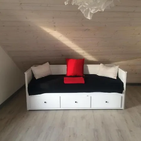 Chamedafne W Puszczy Kampinoskiej Frühstückspension 4*