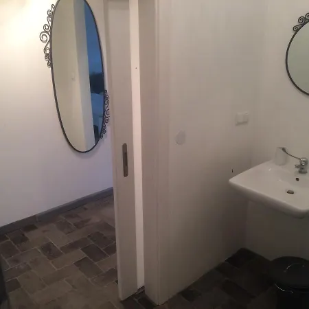 Frühstückspension Chamedafne W Puszczy Kampinoskiej Brochów