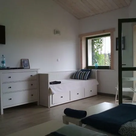Chamedafne W Puszczy Kampinoskiej B&B *